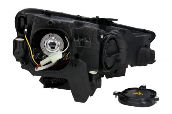 Priekinis žibintas AUDI A4 B9 XENON (2015 - 2019)